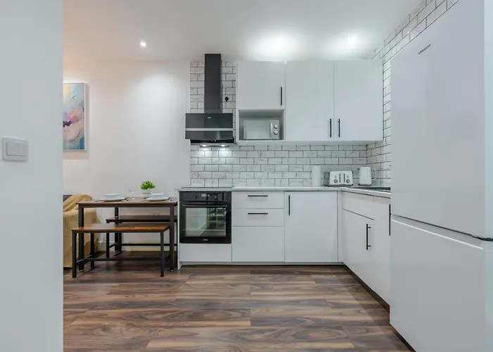 Modern 1 Bed Apartment - Us Embassy, Nine Elms & Battersea Station